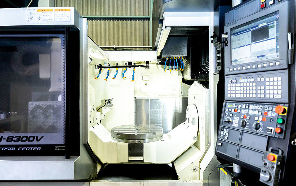 オークマ株式会社製5軸制御立形マシニングセンター