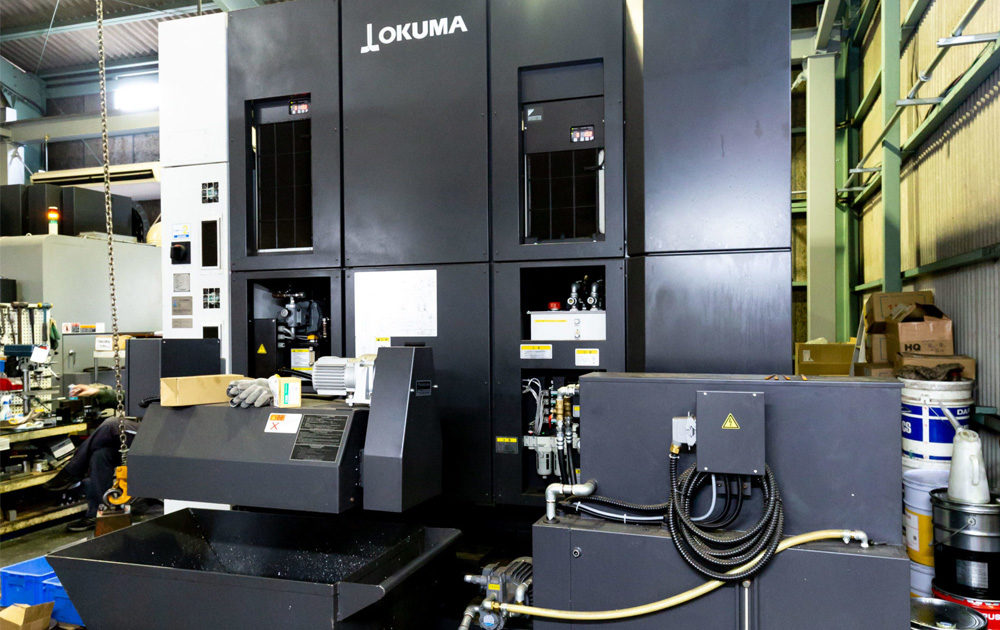 オークマ株式会社製 5軸制御立形マシニングセンター